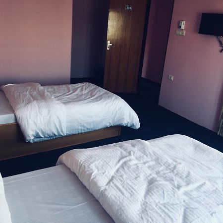 Obey Guest House โพคารา ภายนอก รูปภาพ